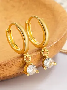 Simple earrings, European and American personalized ear buckles, fashionable design earrings, light luxury women's earrings, suitable for daily wear, the first choice for birthday gifts