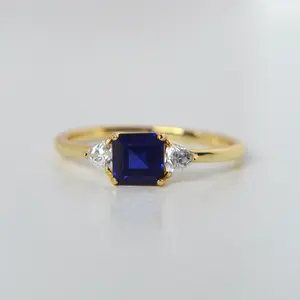 Raisa Sapphire Ring