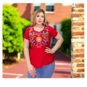 Blusa Rayón tablón con bordado mariposa, cintas para ajustar