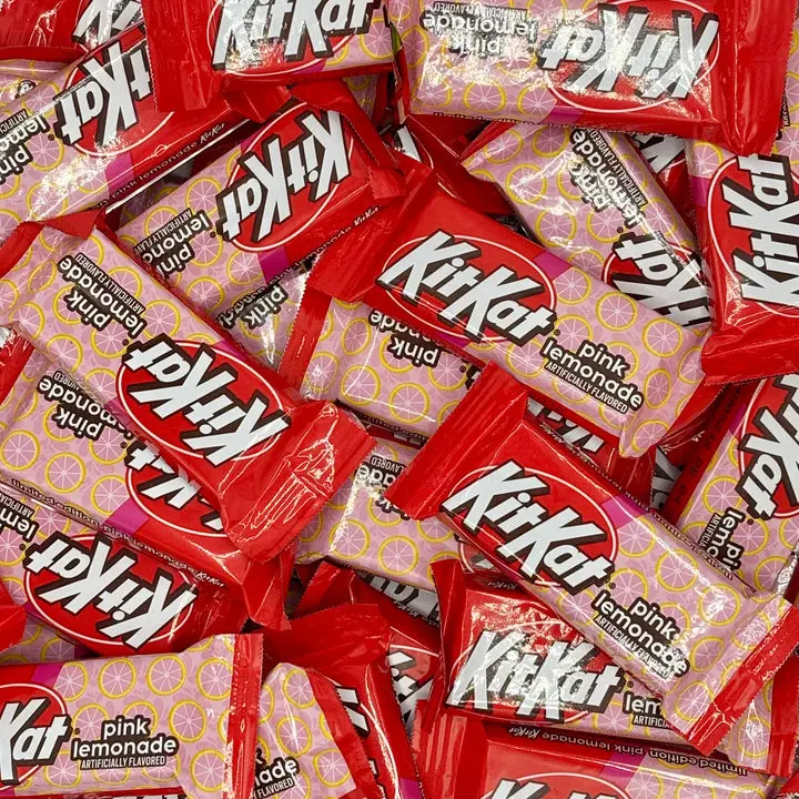 KITKAT Pink Lemonade Flavored Wafer Bars – Snack Size – Sweet & Tangy Lemonade Flavor – Crispy Wafer Candy – Bulk Value Bag – 1 LB