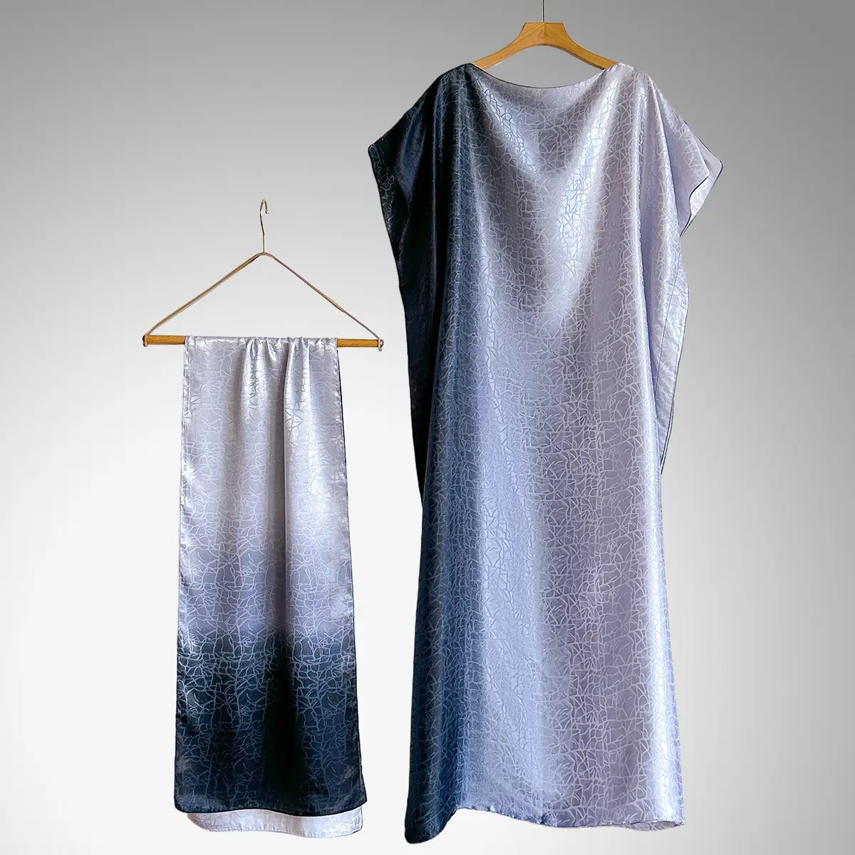 61-Gradient Black and White