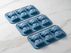 3D Highland Cow Silicone Mold, 6-Cavity Large Animal Ice Cube Tray for Whiskey & Cocktails, Flexible BPA-Free Baking Mold for Chocolate, Candy, Soap & Resin, Cute Farmhouse Kitchen Accessories, Blue