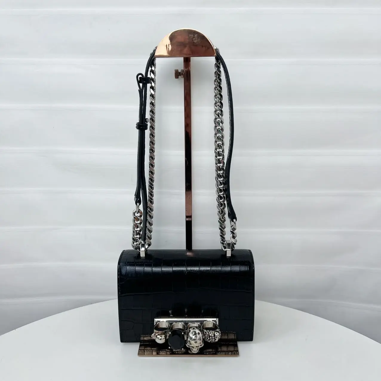 Pre-owned Alexander McQueen Leather Shoulder Bags 7.8'' R14709 Shoulder Bag C19481427737 0612 T3 Mia