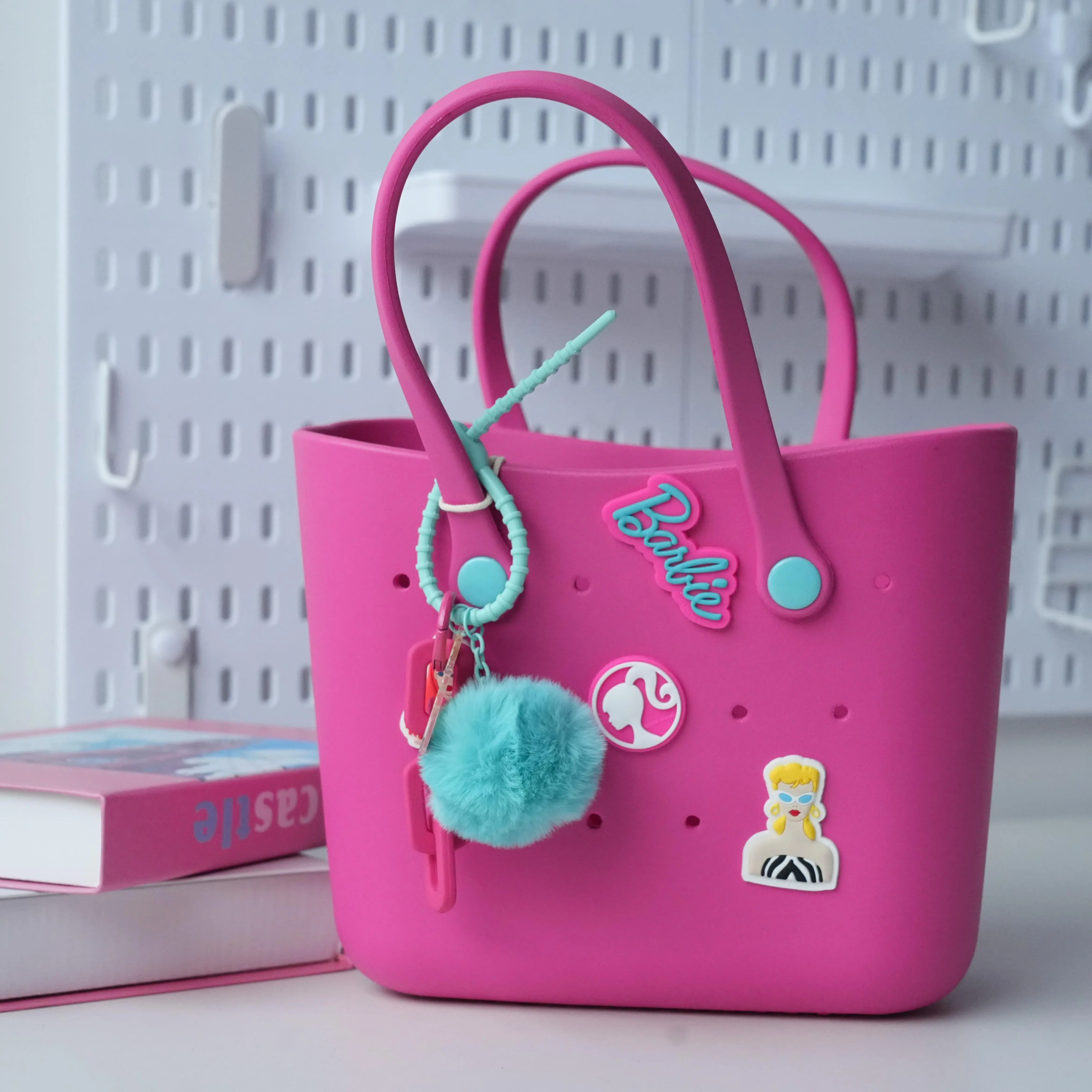 deep pink bag+blue charm