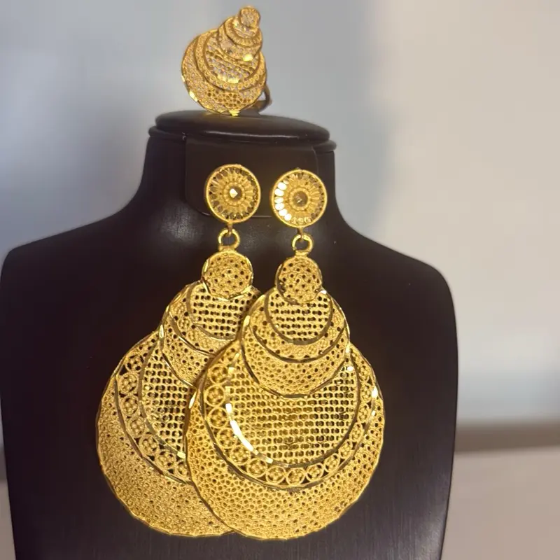 Gold plated 24k earrings+ring / banlges set beautiful to wear for any events
