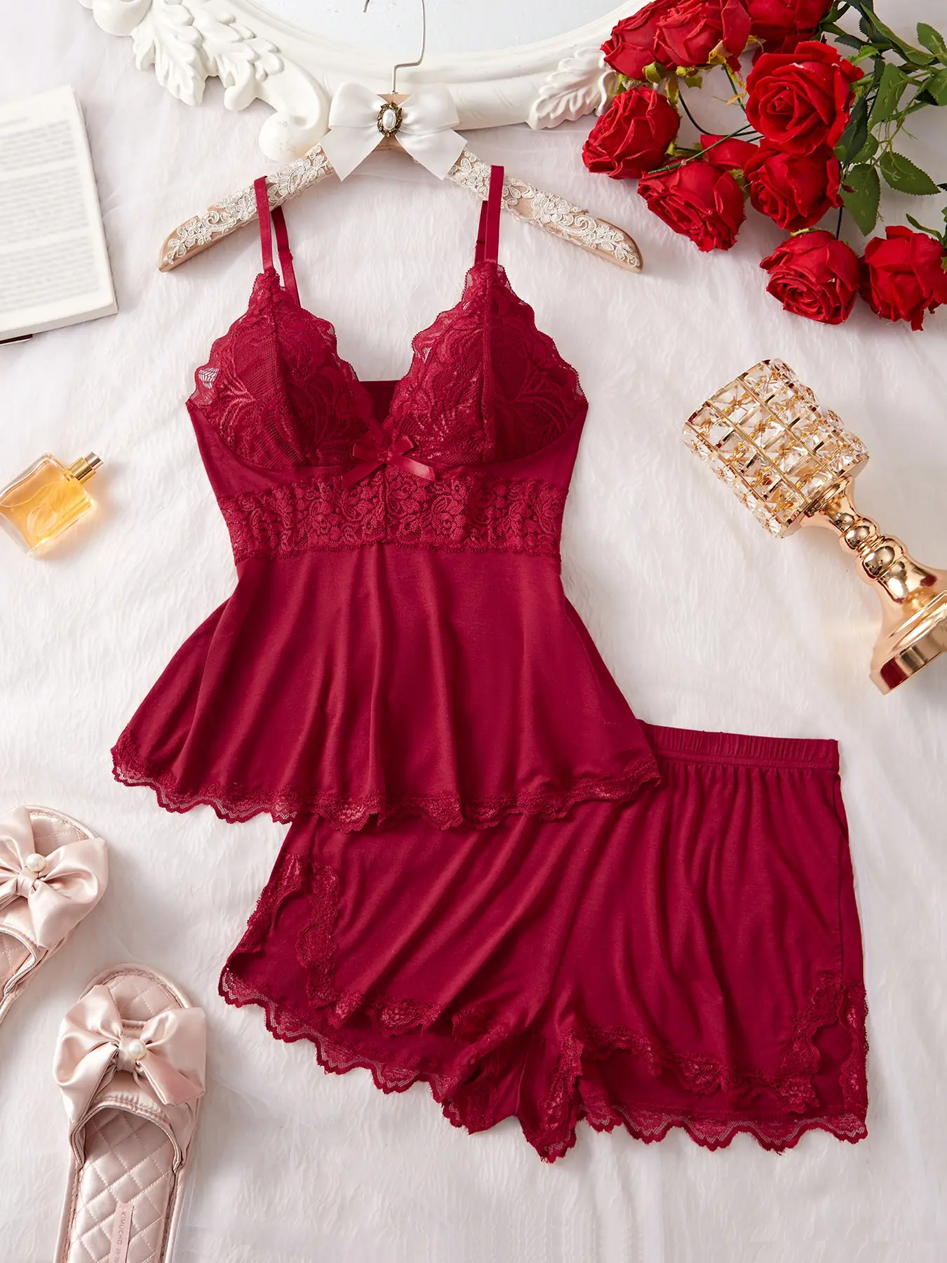 Women's Lace Trim Bow Decor Cami Top & Elastic Waist Shorts Pyjama Two-piece Set, Elegant Adjustable Spaghetti Strap Camisole & Shorts PJ Set, Women's Sleepwear for Summer, Womenswear, Lace Lingerie, Lingerie Nightwear