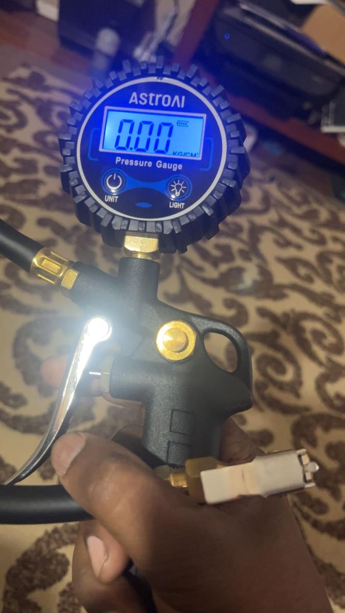 Item: Brass chuck+Sealing tape+Valve core tools