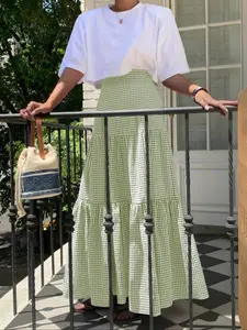 Women's High Waist Fitted Gingham Maxi Skirt Tiered Plaid Long Skirts A-Line Flowy Ruffle Hem Casual Summer Vacation Outfits Cottagecore French Girl Aesthetic Picnic Boho Fashion Skirt Boho Chic Daily Wear Spring