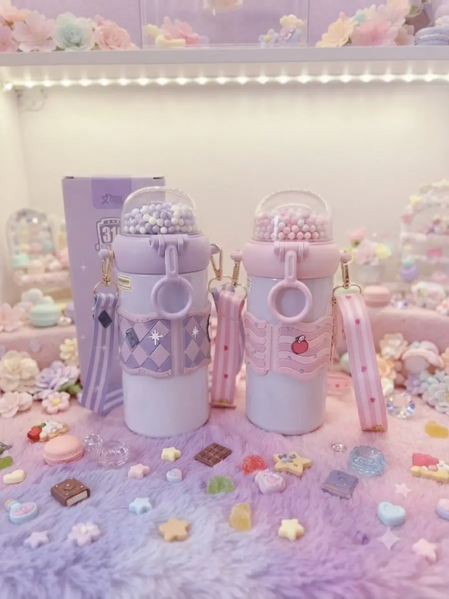 Gorgeous bottle with a cute aesthetic design, a push-button for quick opening, and completely washable  stainless steel