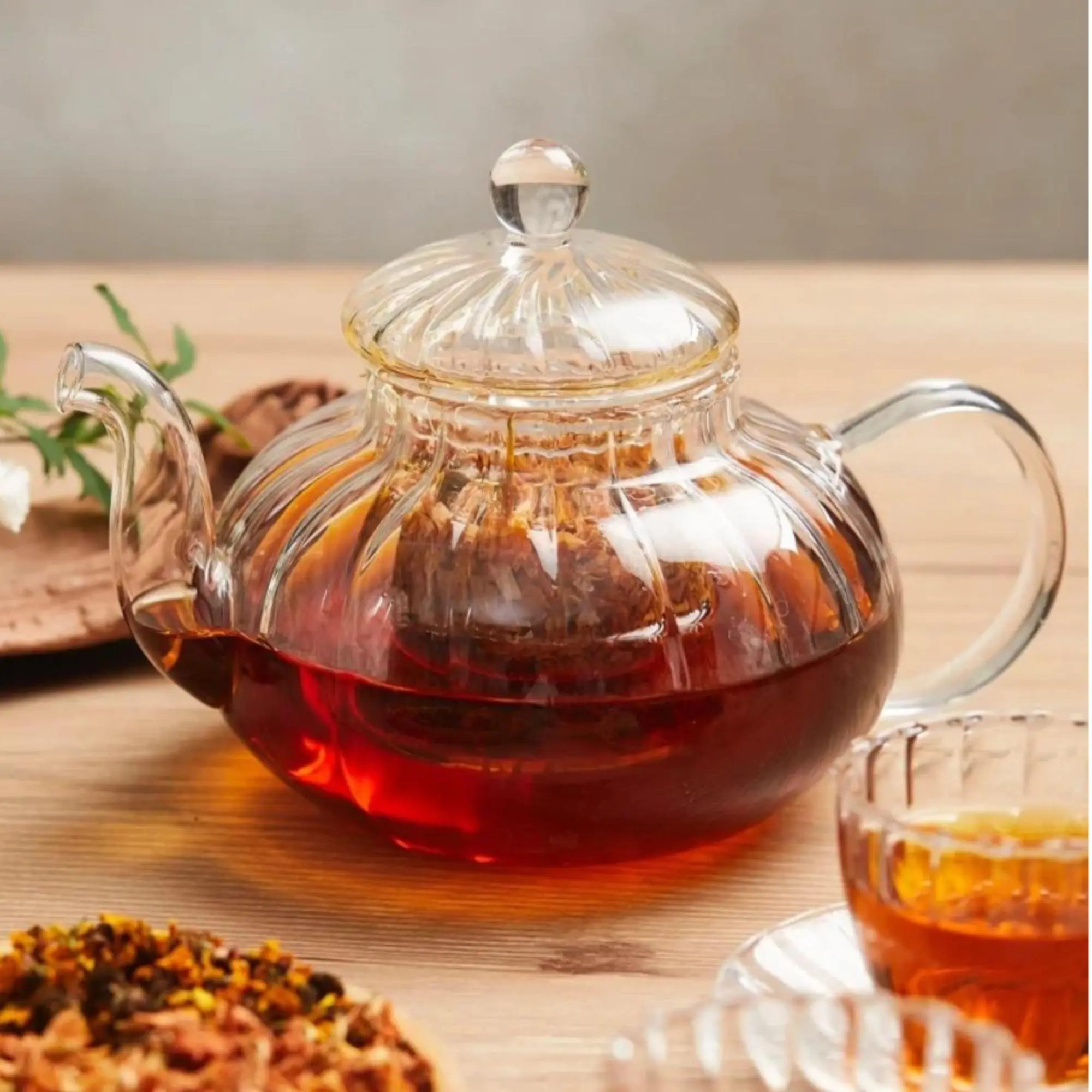 Hand-Blown Ribbed Borosilicate Glass Teapot with Removable Infuser 27 oz 800ml for Loose-Leaf Herbal Tea Perfect Gift for Tea Lovers