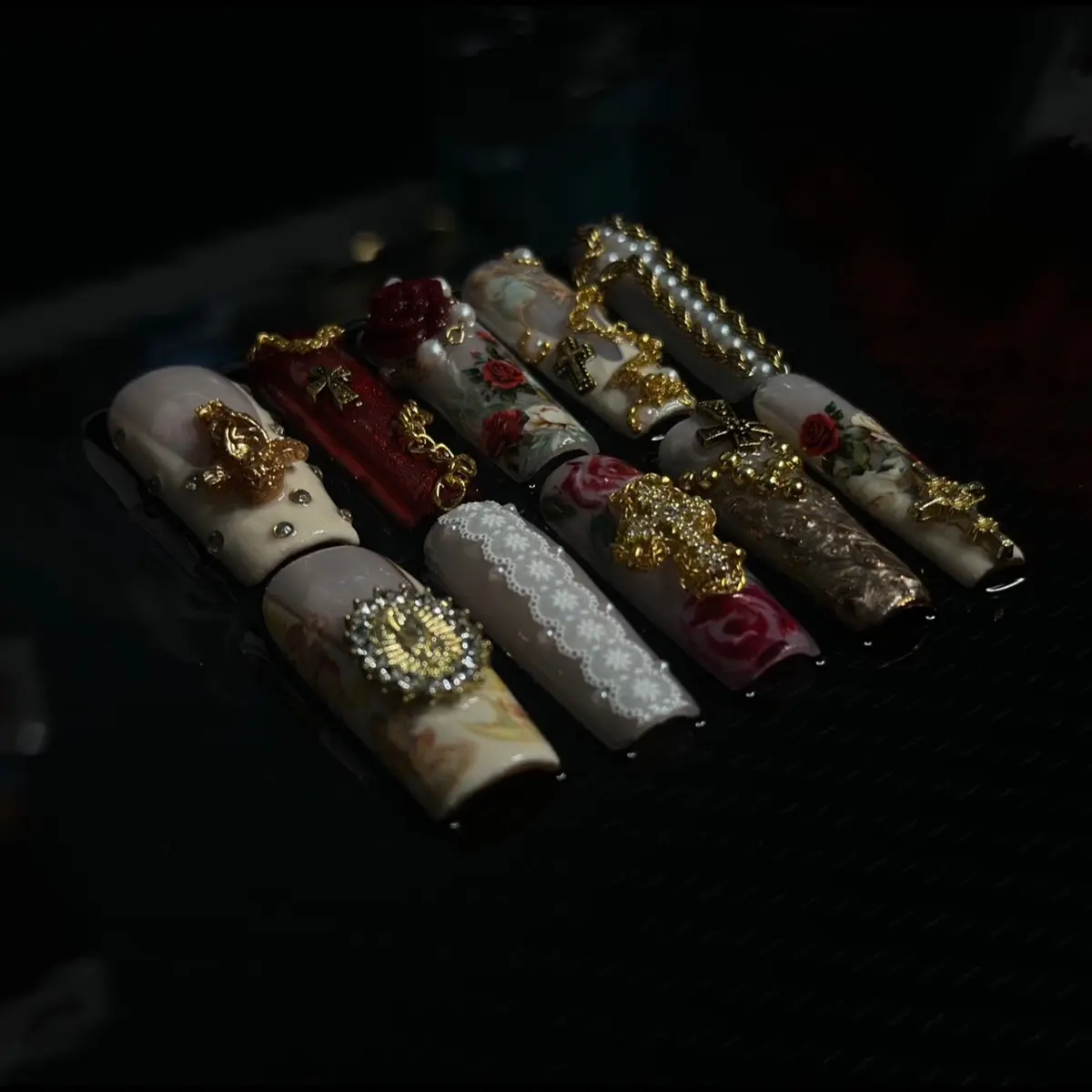 Vintage Chained Press On Nails