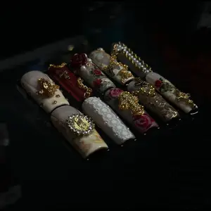 Vintage Chained Press On Nails