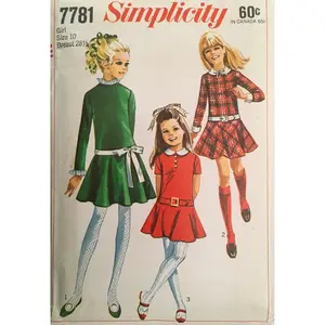 Simplicity 7781 Sewing Pattern (Vintage) CUT