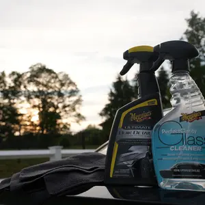 Meguiar's Professional Car Detail Bundle - Includes Ultimate Quick Detail & Glass Cleaner for Effective Car Care with 3 Microfiber Rags