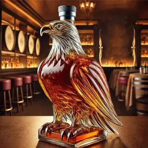 Novelty Eagle Design Whiskey Decanter, Premium Decorative Clear Glass Liquor Bottle, Ideal Gift for Him, Man Cave & Bar Ornament, Home Bar Accessories