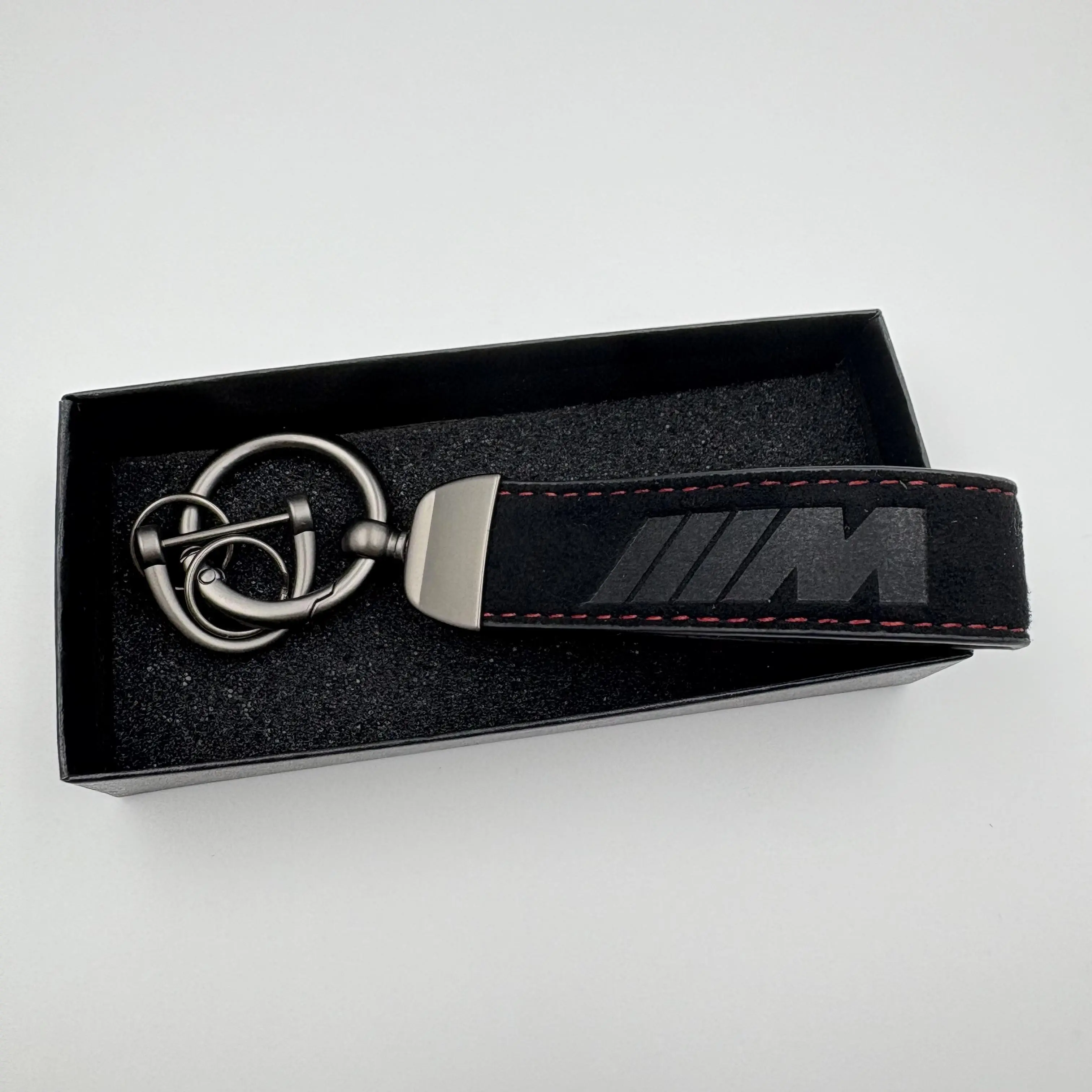 Suede Leather Keychain Key Rings with bmw M 3D logo For BMW M E46 E90 E60 F30 F10 E39 F20 E36 E87 M3 M5 X1 X3 X5 X6 X7 Car