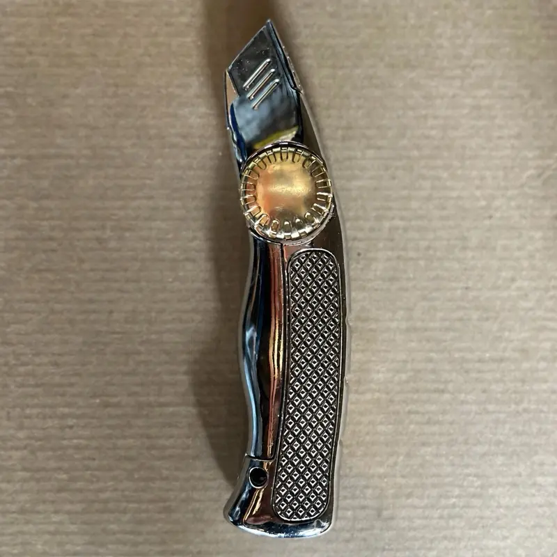 Roofing knife