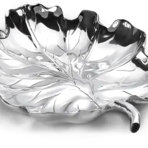 Maple leaf tray. Hecho en México. Pewter pulido.