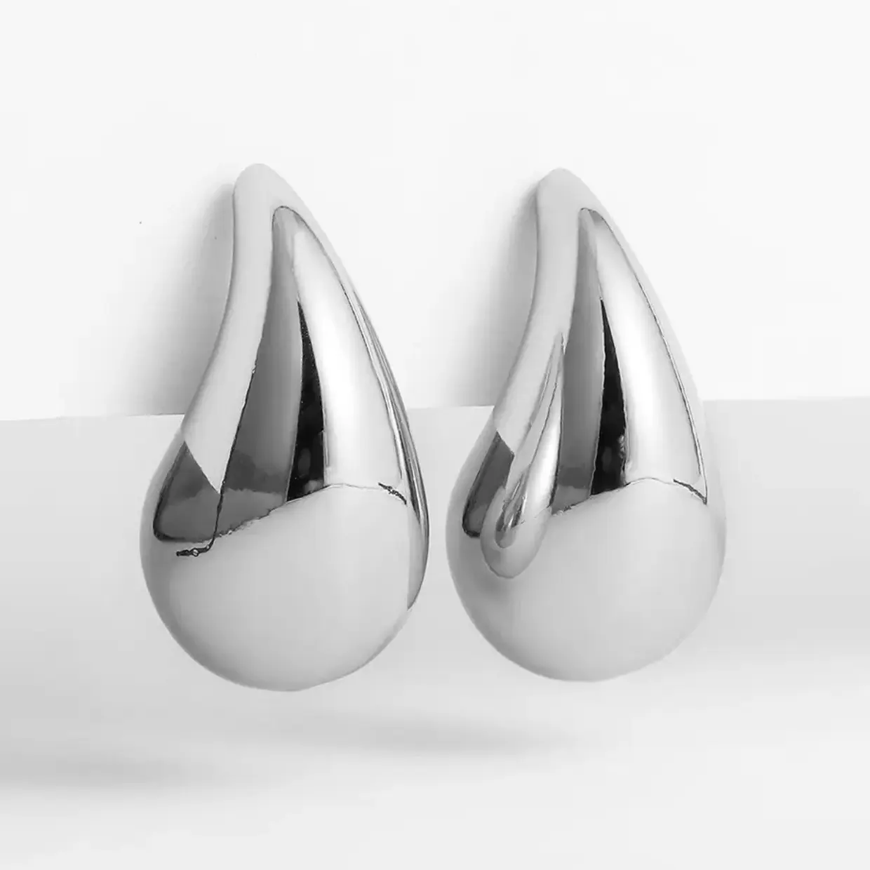 Artemisa Drop Earrings