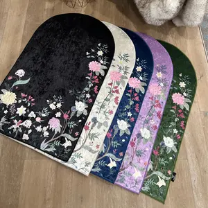 Floral crushed ice velvet Anti-Slip Prayer Mat with carrying caseFloral crushed ice velvet Anti-Slip Prayer Mat with carrying case