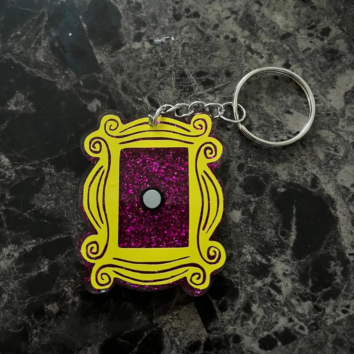 FRIENDS Peep Hole Keychain