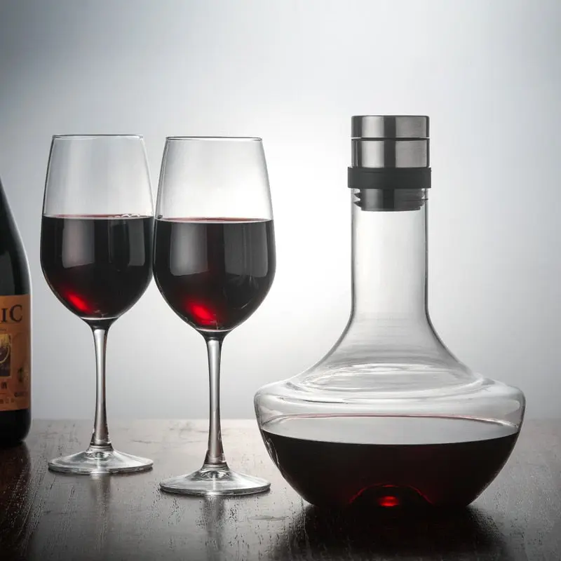 30 fl oz Crystal Decanter with Built-In Aerator