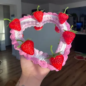 Vintage Heart Cake Mirror Vintage Heart Cake Mirror