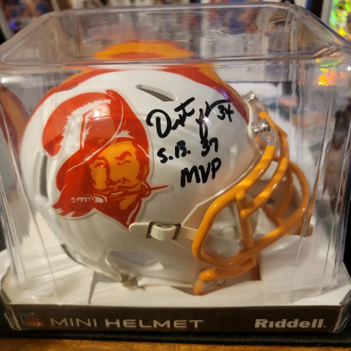 Riddle mini helmet