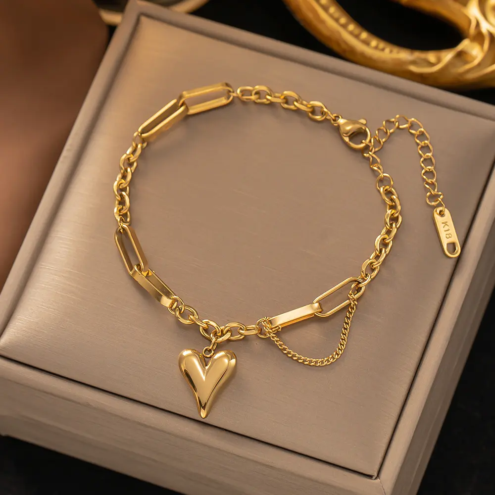 Aurevina Chain Bracelet with Heart Charm, Trendy Fashionable Jewelry for Daily Wear, Holiday and Birthday Gift for Her, Cute and Elegant All Matching Jewelry Accessaries