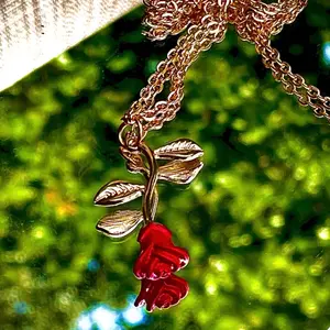 Red Rosé Necklace
