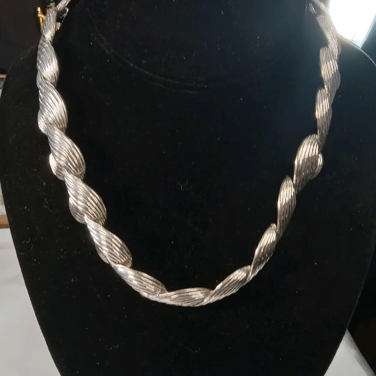 NAPIER Signed Silver Tone Necklace 16" length