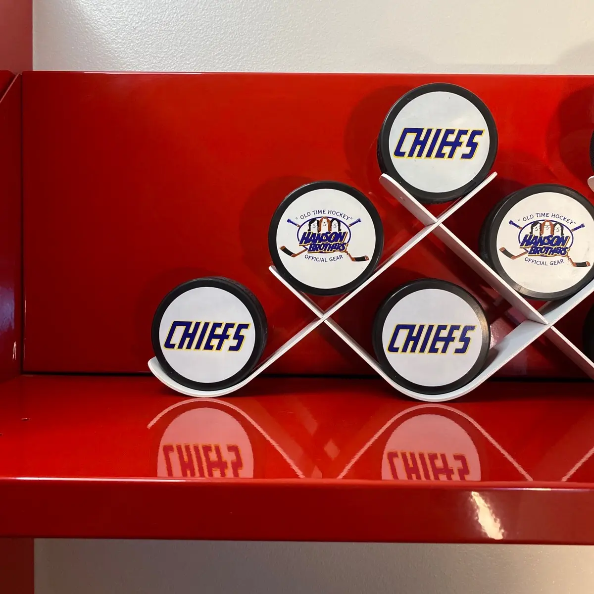 Big Pucker Plus - 12 Puck Display