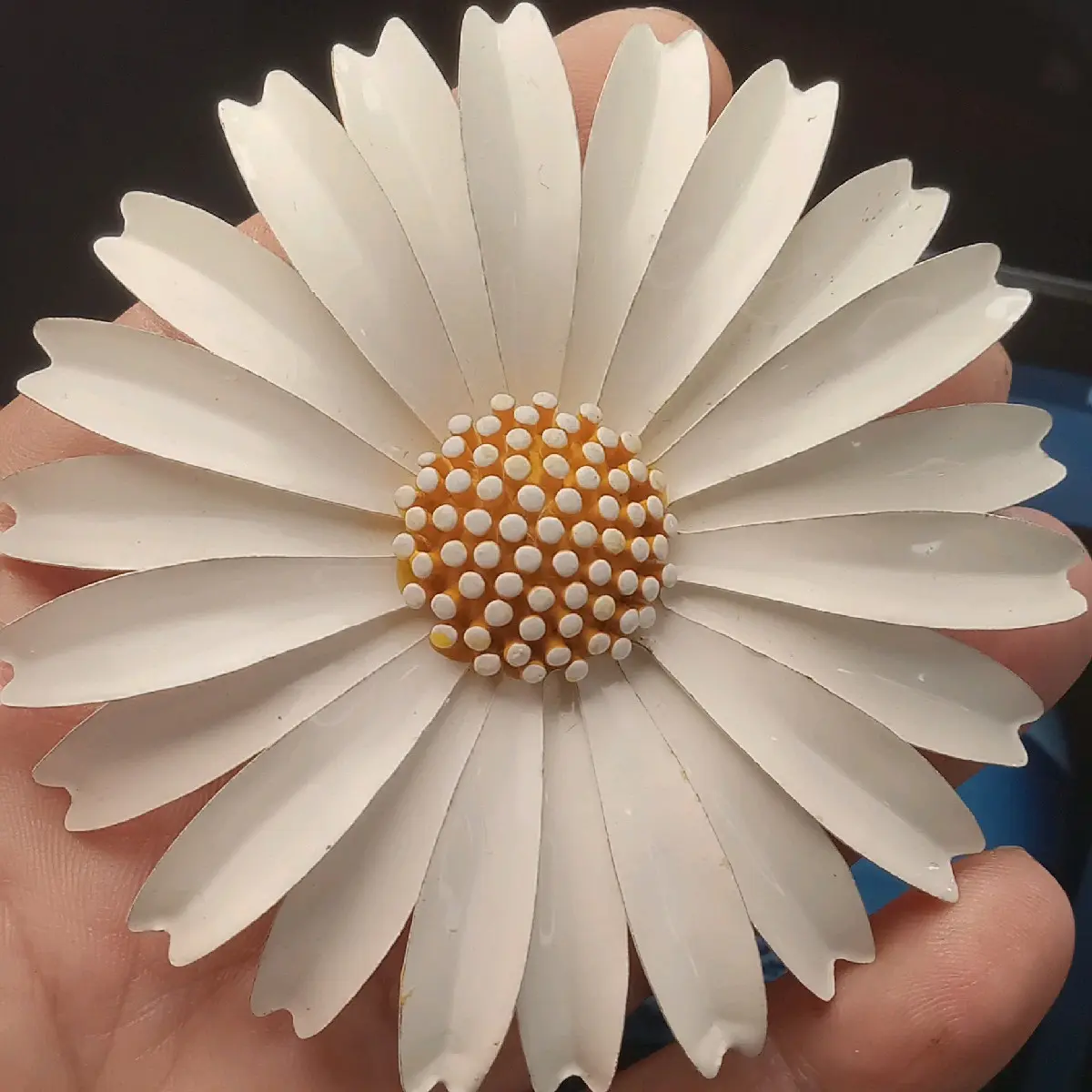 Vintage Crown Trifari White Enamel Gold Tone Brooch pin
