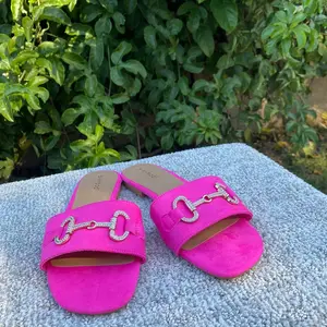 Pink Chain Rhinestone Sandals Round Toe No Heel Sandals