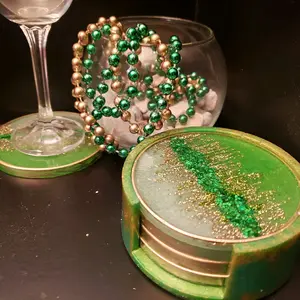 Set of 4 round resin coasters set with holder