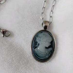 Vintage Gothic Lady cameo necklace pendant Female Daily Birthday