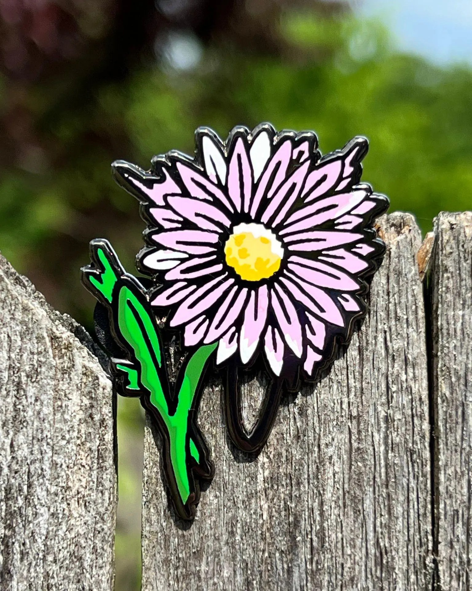 Graffiti Daisy Hard Enamel Pin